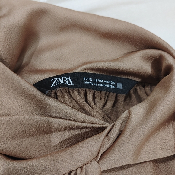 Zara satin champagne bronze long sleeve blouse with buttons. Size S - Picture 6 of 11